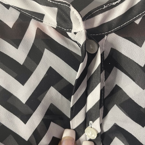 Black & White Chevron Top - Picture 4 of 8